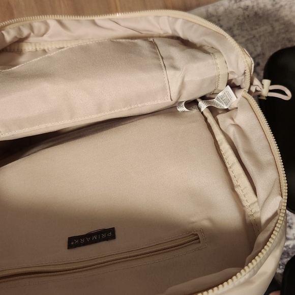 Stylish Cream Backpack - Picture 3 of 3